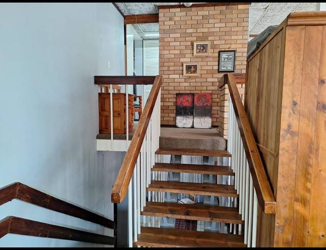 5 BEDROOM HOUSE FOR SALE IN WILKOPPIES